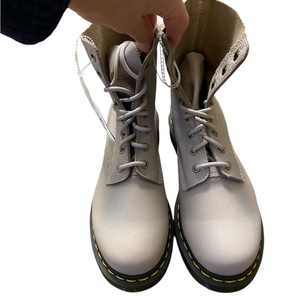 Dr martens airwair taupe combat boots grunge lace up women 10 NWT - Picture 3 of 8